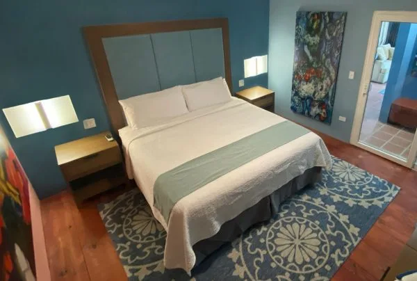 Queen Ocean View room with sofa bed and private lanai